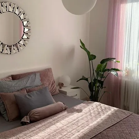 Bright Apapartment In The Heart Of